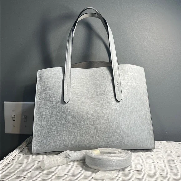 Coach Charlie Carryall - Picture 4 of 17